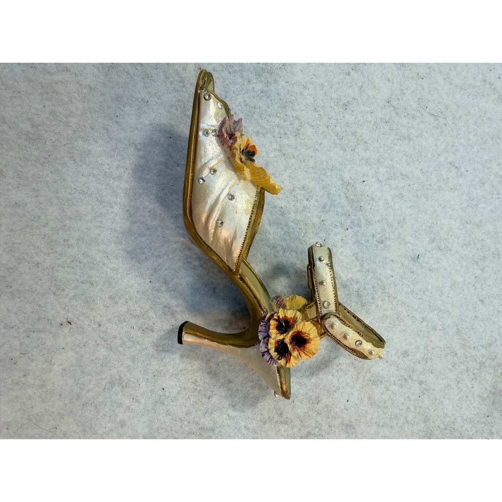 Nostalgia If The Shoe Fits Miniature Figurine Popular Imports Pansy Floral 2000